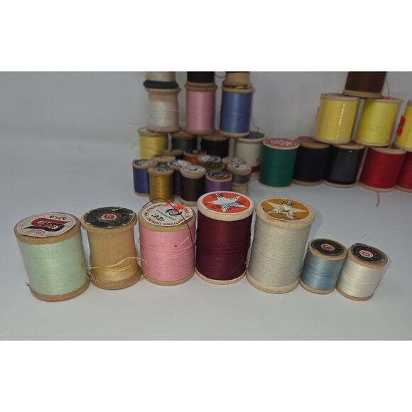 Vintage Wood Thread Spool Lot of 56 with 2 Plastic Cases Cotton Polyester - Picture 7 of 16